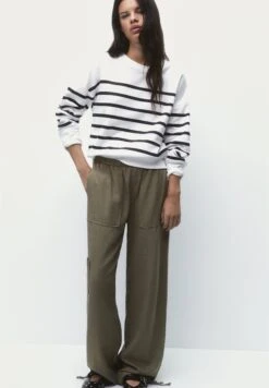 PULL & BEAR Basic StripedFelpaBlack Donna Felpe PUC21J10R-Q11 -PULL - BEAR Negozio 000800f110fa4045b10280a5dd55288d