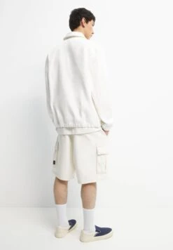 PULL & BEAR Oyster Giacca LeggeraWhite Uomo Giacche PUC22T0SH-A11 11 PULL & BEAR Oyster Giacca LeggeraWhite Uomo Giacche PUC22T0SH-A11 -PULL - BEAR Negozio 00aaea58cba749578994f922f4037691