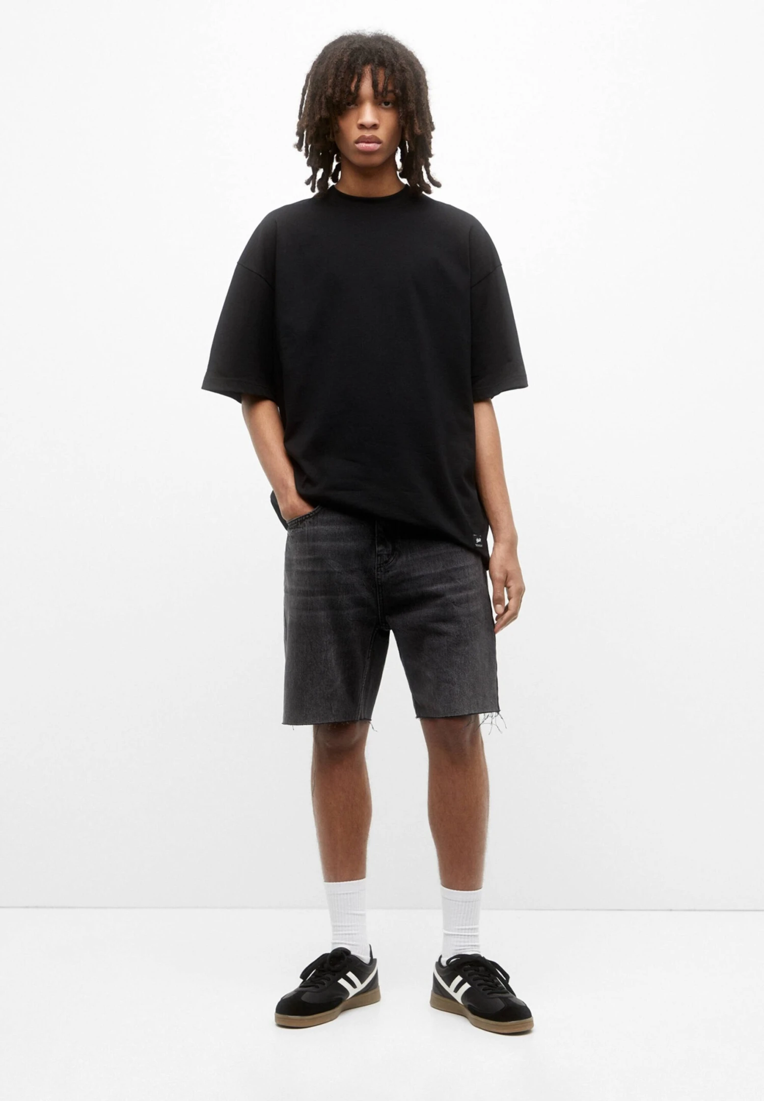 PULL & BEAR Shorts Di JeansMottled Dark Grey Uomo Jeans PUC22F0B8-C11 4 PULL & BEAR Shorts Di JeansMottled Dark Grey Uomo Jeans PUC22F0B8-C11 - immagine 2