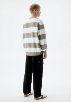 PULL & BEAR Basic Round Neck StripedFelpaLight Brown Uomo Maglieria E Felpe PUC22S0R7-O11 10 PULL & BEAR Basic Round Neck StripedFelpaLight Brown Uomo Maglieria E Felpe PUC22S0R7-O11 -PULL - BEAR Negozio 069c2ed8250b4e15af7551c029805afa