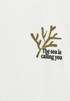 PULL & BEAR The Sea Is Calling YouT-Shirt Con StampaWhite Uomo T-shirt E Polo PUC22O1NG-A11 -PULL - BEAR Negozio 0861d9b7c8cb4dc498dc68eaa3f11df7