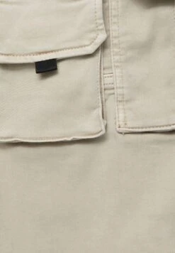 PULL & BEAR With Multiple PocketsPantaloni SportiviStone Uomo Pantaloni Sportivi E Joggers PUC22E0EU-C11 15 PULL & BEAR With Multiple PocketsPantaloni SportiviStone Uomo Pantaloni Sportivi E Joggers PUC22E0EU-C11 -PULL - BEAR Negozio 09d40748d21548fd9d84fae8febae927