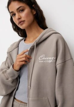PULL & BEAR Chicago- Felpa Con Zip - Brown -PULL - BEAR Negozio 0a004f3c782847829b1dac79e03aaaf6