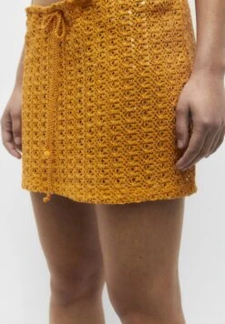 PULL & BEAR Sequinned Crochet Gonna A CampanaMustard Yellow Donna Gonne PUC21B0JK-E11 -PULL - BEAR Negozio 0b1ef541fe3c420d8ee27534574201f7