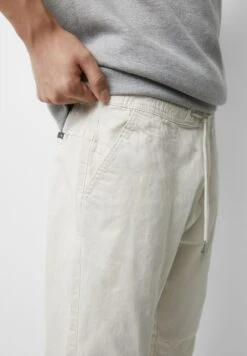 PULL & BEAR Jogger FitPantaloni SportiviWhite Uomo Pantaloni Sportivi E Joggers PUC22E0EW-A11 -PULL - BEAR Negozio 0fabd4c77a4f49418642050664e66549