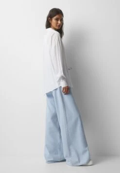 PULL & BEAR Langen ÄrmelnCamiciaWhite Donna Camicie E Bluse PUC21E0RV-A11 10 PULL & BEAR Langen ÄrmelnCamiciaWhite Donna Camicie E Bluse PUC21E0RV-A11 -PULL - BEAR Negozio 12e91d26b6a74391b5552cad564a5464