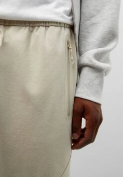 PULL & BEAR Stwd Joggers With ZipsPantaloni SportiviStone Uomo Pantaloni Sportivi E Joggers PUC22E0ES-C12 -PULL - BEAR Negozio 13f5b6f081474198a945a929a9e223b9