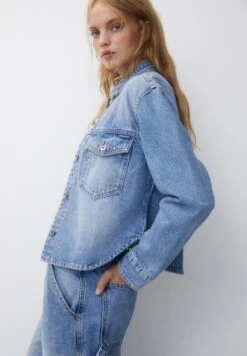 PULL & BEAR With PocketsGiacca Di JeansBlue Denim Donna Giacche E Blazer PUC21G0IL-K11 -PULL - BEAR Negozio 160cdcb6f58641c580061d5ce62671a8