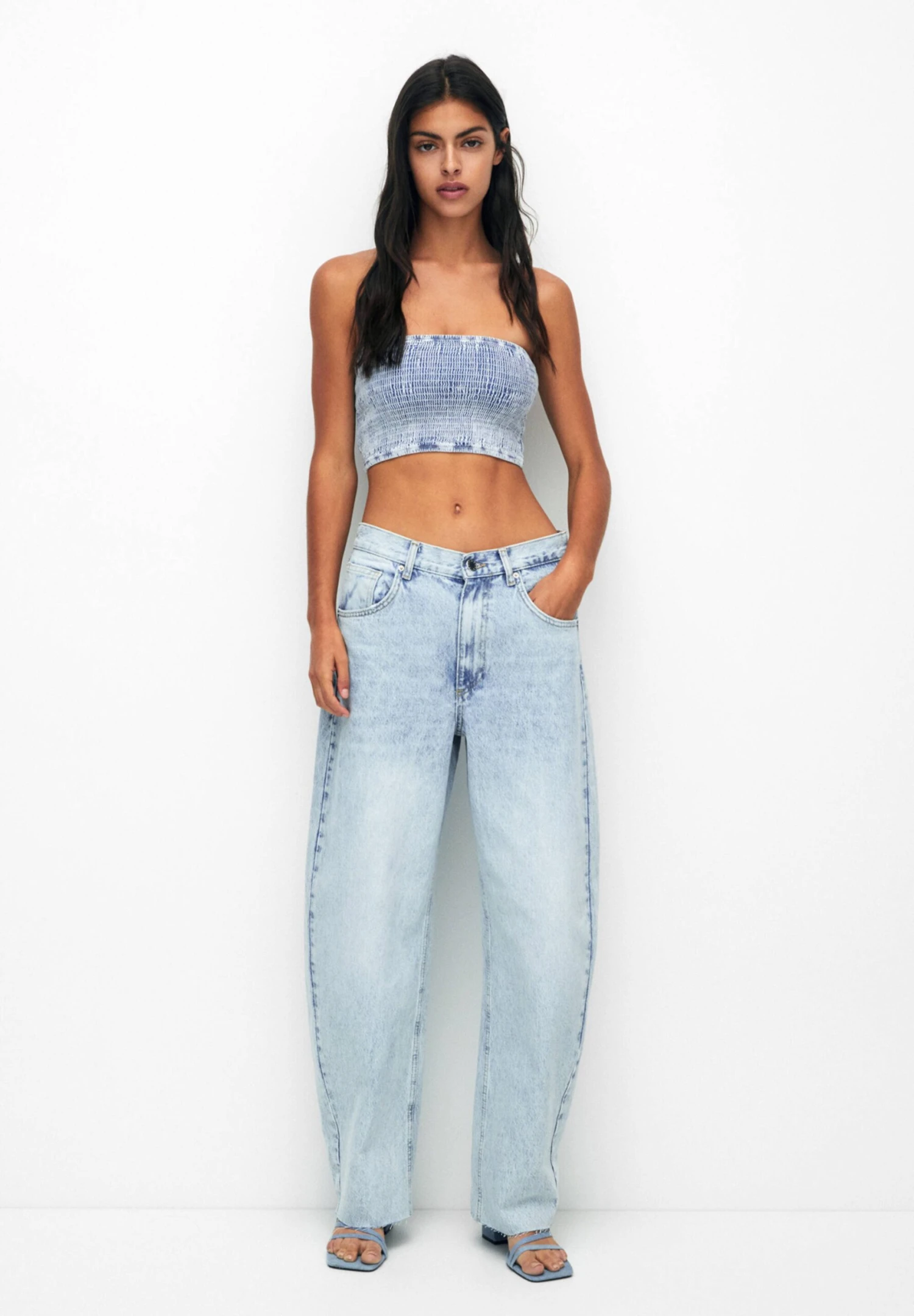 PULL & BEAR Balloon Fit Jeans BaggyStone Blue Denim Donna Jeans PUC21N0LJ-K11 4 PULL & BEAR Balloon Fit Jeans BaggyStone Blue Denim Donna Jeans PUC21N0LJ-K11 - immagine 2