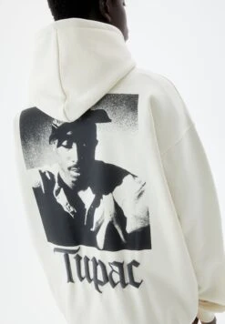 PULL & BEAR Tupac Felpa Con CappuccioWhite Uomo Maglieria E Felpe PUC22S0QV-A11 -PULL - BEAR Negozio 17953debbc434e30bf76f0c842c97493