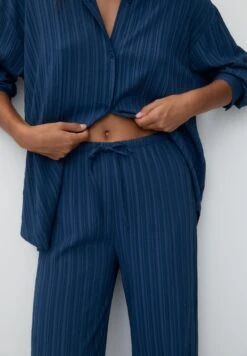 PULL & BEAR Flowing PantaloniBlue Donna Pantaloni PUC21A0VK-K11 -PULL - BEAR Negozio 1817510c10b648dbb600daf8485d4c64