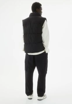 PULL & BEAR Basic - Puffer Gilet - Smanicato - Black -PULL - BEAR Negozio 199b8a4a86194240b5350d0809a220dc