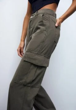 PULL & BEAR Pantaloni CargoKhaki Donna Pantaloni PUC21A0PE-N11 -PULL - BEAR Negozio 1b2a70a45aba495baa6cd50bd440a847