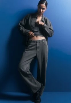 PULL & BEAR Mid-Waist CarpenterPantaloniDark Grey Donna Pantaloni PUC21A0V9-C11 -PULL - BEAR Negozio 1d0a6247ab23454a8f0bb61203ba403f