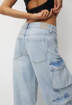 PULL & BEAR Adjustable HemsJeans A SigarettaLight Blue Denim Donna Jeans PUC21N0LZ-K11 -PULL - BEAR Negozio 1d8e2487caa144ea81cf0cc3c257c3dd