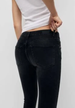 PULL & BEAR Mid Waist RippedJeans Skinny FitBlack Donna Jeans PUC21N0KV-Q11 -PULL - BEAR Negozio 1e96e86f25dc42fc81d6e46affe6f4d2