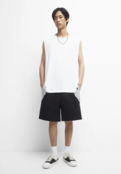 Prima pagina -PULL - BEAR Negozio 1fdc97325a9044df90cd8454b13bf8b5