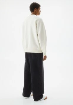 PULL & BEAR Basic Coloured Round NeckFelpaWhite Uomo Maglieria E Felpe PUC21009K-A11 -PULL - BEAR Negozio 200e6fc877a44d919a685e1f4abdb9bd