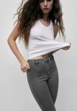 PULL & BEAR High-WaistJeans Skinny FitMottled Grey Donna Jeans PUC21N0I1-C13 -PULL - BEAR Negozio 220bac2e9092485b92a74189a5db2321