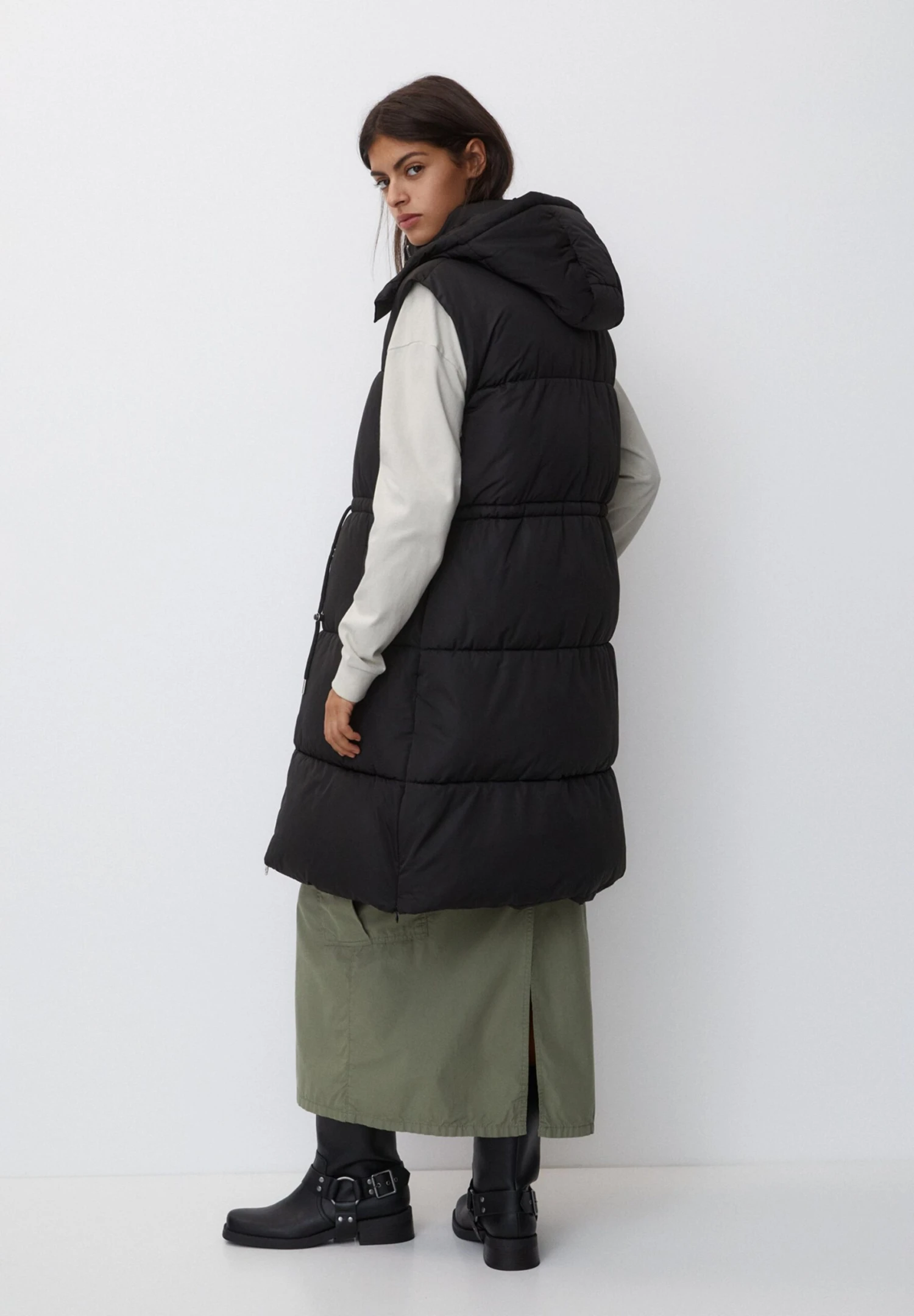 PULL & BEAR Puffer GiletSmanicatoBlack Donna Giacche E Blazer PUC21G0IF-Q11 4 PULL & BEAR Puffer GiletSmanicatoBlack Donna Giacche E Blazer PUC21G0IF-Q11 - immagine 2