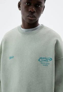 PULL & BEAR Green Garment-DyeFelpaGreen Uomo Maglieria E Felpe PUC22S0QZ-M11 -PULL - BEAR Negozio 27015a42e51f47b383a32edaebd69a3b