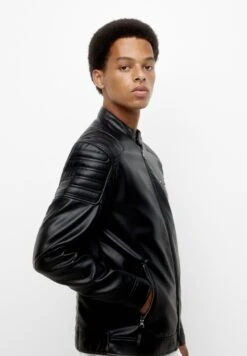 PULL & BEAR Basic-BikerGiacca In SimilpelleBlack Uomo Giacche PUC22T0SM-Q11 -PULL - BEAR Negozio 2b0c04344efd48d883c4bbc0c040bfbb