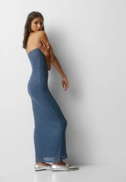 PULL & BEAR Long Shiny CutworkAbito Da SeraBlue Donna Vestiti PUC21C153-K11 -PULL - BEAR Negozio 2b326a3bfdde45bfa32df9580314ded2