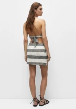 PULL & BEAR Crochet With SlitMinigonnaBeige Donna Gonne PUC21B0K0-B11 -PULL - BEAR Negozio 2c2b02b06fc9468a9983d12efa9f1c2e