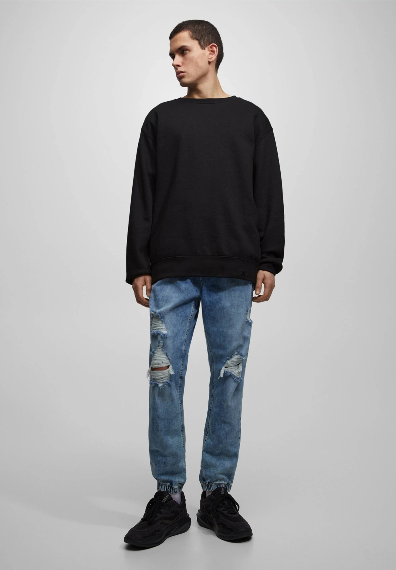 PULL & BEAR Mit Rissen Am Knie - Jeans Tapered Fit - Royal Blue 4 PULL & BEAR Mit Rissen Am Knie - Jeans Tapered Fit - Royal Blue - immagine 2