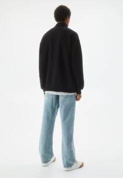 PULL & BEAR Basic Coloured Zip-Up NeckFelpaBlack Uomo Maglieria E Felpe PUC22S0QT-Q11 12 PULL & BEAR Basic Coloured Zip-Up NeckFelpaBlack Uomo Maglieria E Felpe PUC22S0QT-Q11 -PULL - BEAR Negozio 2fc3843ec18b45ca96e13d22052e476f