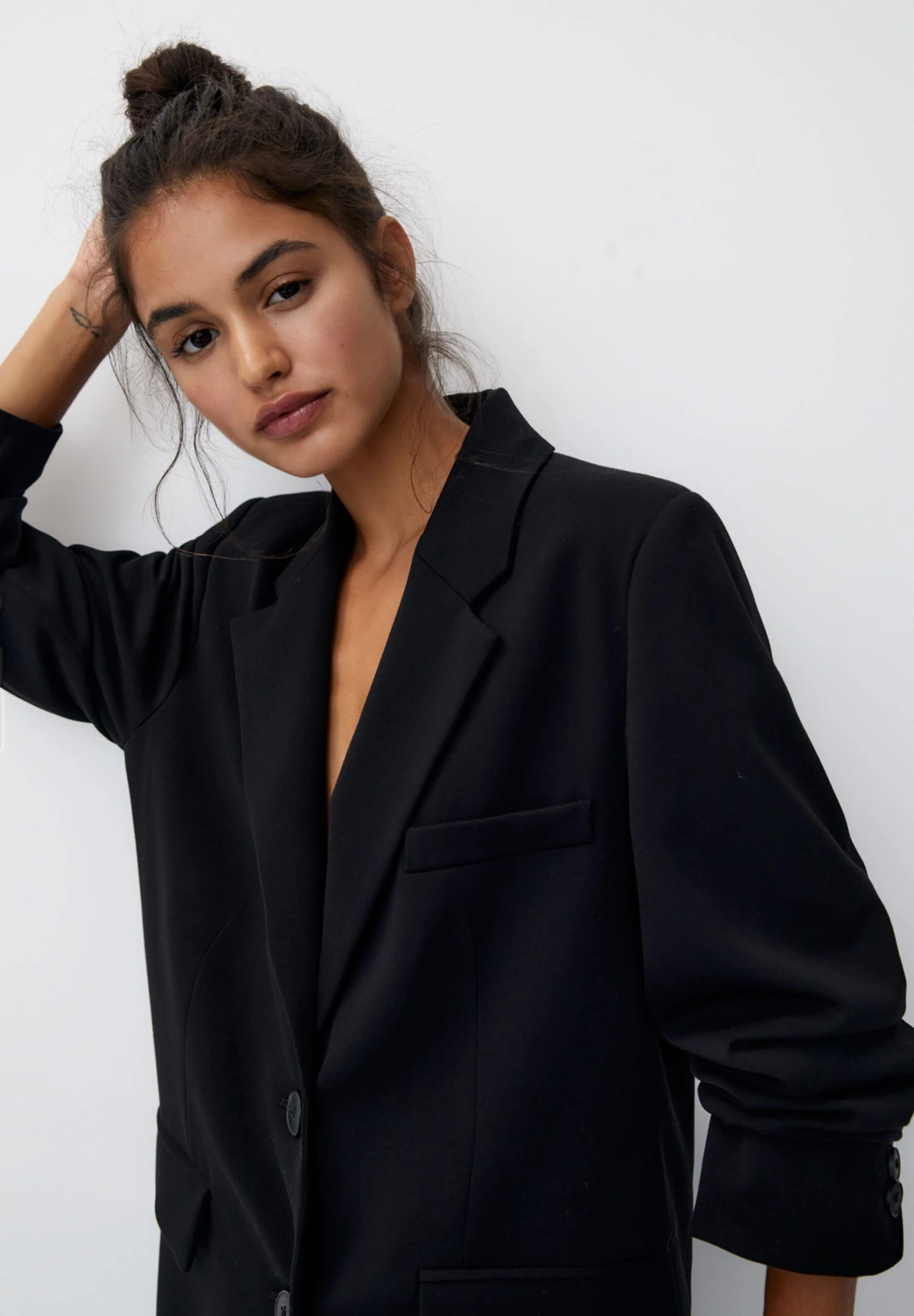 PULL & BEAR Basic Double-Breasted ButtonedBlazerBlack Donna Giacche E Blazer PUC21G0IH-Q11 7 PULL & BEAR Basic Double-Breasted ButtonedBlazerBlack Donna Giacche E Blazer PUC21G0IH-Q11 - immagine 5