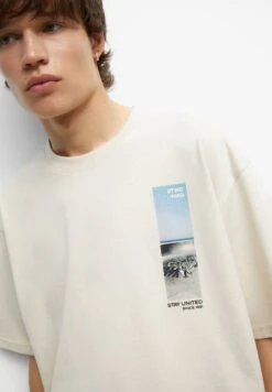PULL & BEAR With Photographic Stwd Print.T-Shirt Con StampaSand Uomo T-shirt E Polo PUC22O1OD-B11 -PULL - BEAR Negozio 313dc842ec8e4456aac4839eca41e5f0