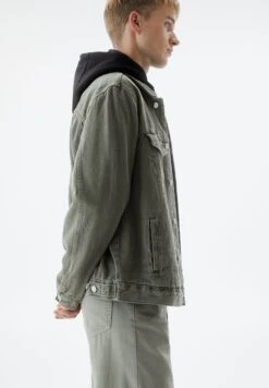 PULL & BEAR BasicGiacca Di JeansKhaki Uomo Giacche PUC22T0SX-N11 -PULL - BEAR Negozio 31814f55c9ca4ed1aeb2fc8ddb2fe34e