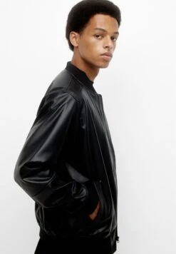 PULL & BEAR Basic Giacca In SimilpelleBlack Uomo Giacche PUC22T0SK-Q11 -PULL - BEAR Negozio 32ffbadbce534cc2976f05f078c8f324