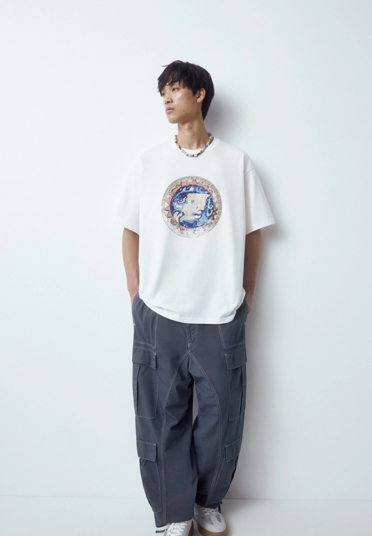 PULL & BEAR Short Sleeve With Round PrintT-Shirt Con StampaWhite Uomo T-shirt E Polo PUC22O1PE-A11 7 PULL & BEAR Short Sleeve With Round PrintT-Shirt Con StampaWhite Uomo T-shirt E Polo PUC22O1PE-A11 - immagine 5