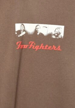 PULL & BEAR Foo Fighters T-Shirt Con StampaBrown Uomo T-shirt E Polo PUC22O1N6-O11 13 PULL & BEAR Foo Fighters T-Shirt Con StampaBrown Uomo T-shirt E Polo PUC22O1N6-O11 -PULL - BEAR Negozio 36c7d360db60482ea707e50bafbbb4cf