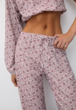 PULL & BEAR Loose-Fitting With PrintPantaloniWhite Donna Pantaloni PUC21A0UQ-A11 -PULL - BEAR Negozio 37b0ad4d867a4bdba7acfddbb08e8ec2