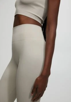 PULL & BEAR Seamless- Leggings - Beige -PULL - BEAR Negozio 38184cfe9dc04dc081538307c378373f