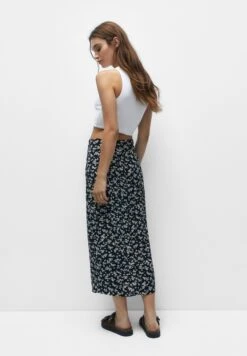 PULL & BEAR FloralGonna A TubinoBlack Donna Gonne PUC21B0JX-Q11 -PULL - BEAR Negozio 38be76fda60c4753914b896a1bdb1039