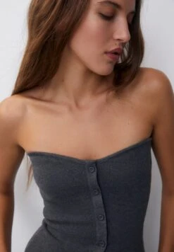 PULL & BEAR With Sweetheart Neckline TopDark Grey Donna T-shirt E Top PUC21D2L1-C11 10 PULL & BEAR With Sweetheart Neckline TopDark Grey Donna T-shirt E Top PUC21D2L1-C11 -PULL - BEAR Negozio 3aa113b2adf04d86a5f30fceae28ddaa