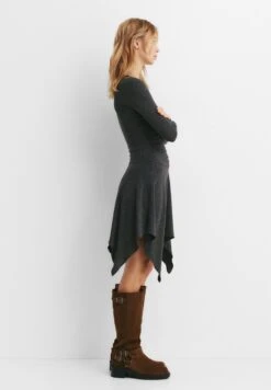 PULL & BEAR ASYMMETRIC GATHERED - MIDI - Vestito Di Maglina - Dark Grey -PULL - BEAR Negozio 3cece855ac9c4134931a4a957ac5136f