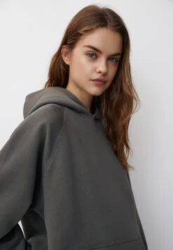 PULL & BEAR Basic OversizeFelpa Con CappuccioKhaki Donna Felpe PUC21J11W-N11 -PULL - BEAR Negozio 3d1278e1b58b4571a13a5a705078ca03