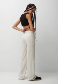 PULL & BEAR Formal Straight-Leg PantaloniWhite Donna Pantaloni PUC21A0SM-A11 9 PULL & BEAR Formal Straight-Leg PantaloniWhite Donna Pantaloni PUC21A0SM-A11 -PULL - BEAR Negozio 41a9393f9e04496aacf0aaa5bdfe232a