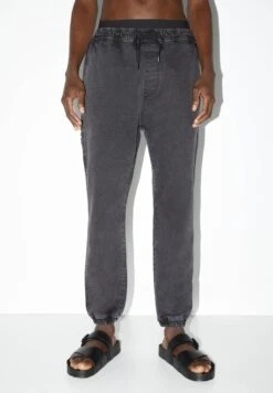 PULL & BEAR Basic Pantaloni SportiviBlack Uomo Pantaloni Sportivi E Joggers PUC22E0EQ-Q11 -PULL - BEAR Negozio 420913a108904588b1290e2218aa8311