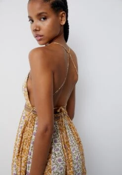 PULL & BEAR Short StrappyVestito EstivoOchre Donna Vestiti PUC21C14R-O11 -PULL - BEAR Negozio 476650ca49d046efa308b2016518e865