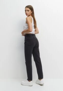 PULL & BEAR Ripped Jeans A SigarettaBlack Donna Jeans PUC21N0LL-Q11 -PULL - BEAR Negozio 47be078d47d74cf0b10929a9f63f742b