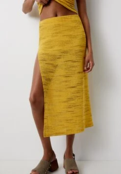 PULL & BEAR Midi - Gonna A Campana - Yellow