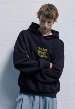 PULL & BEAR STRANGER THINGS - Felpa Con Cappuccio - Dark Blue -PULL - BEAR Negozio 49b5a234c3a142b3a6a7ddaa3b685db4