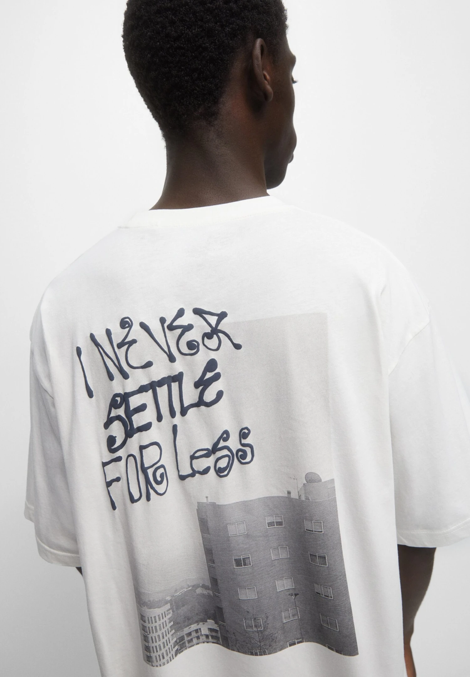 PULL & BEAR Short Sleeve StwdT-Shirt Con StampaWhite Uomo T-shirt E Polo PUC22O1PA-A11 6 PULL & BEAR Short Sleeve StwdT-Shirt Con StampaWhite Uomo T-shirt E Polo PUC22O1PA-A11 - immagine 4