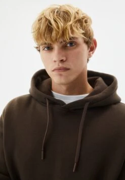 PULL & BEAR Basic ColouredFelpa Con CappuccioDark Brown Uomo Maglieria E Felpe PUC21009J-O12 -PULL - BEAR Negozio 4afca2a8b3454afe80d841bc5d40f1c6